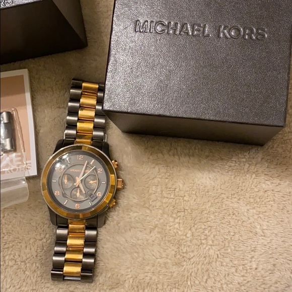 Michael Kors Watch - Picture 3 of 3